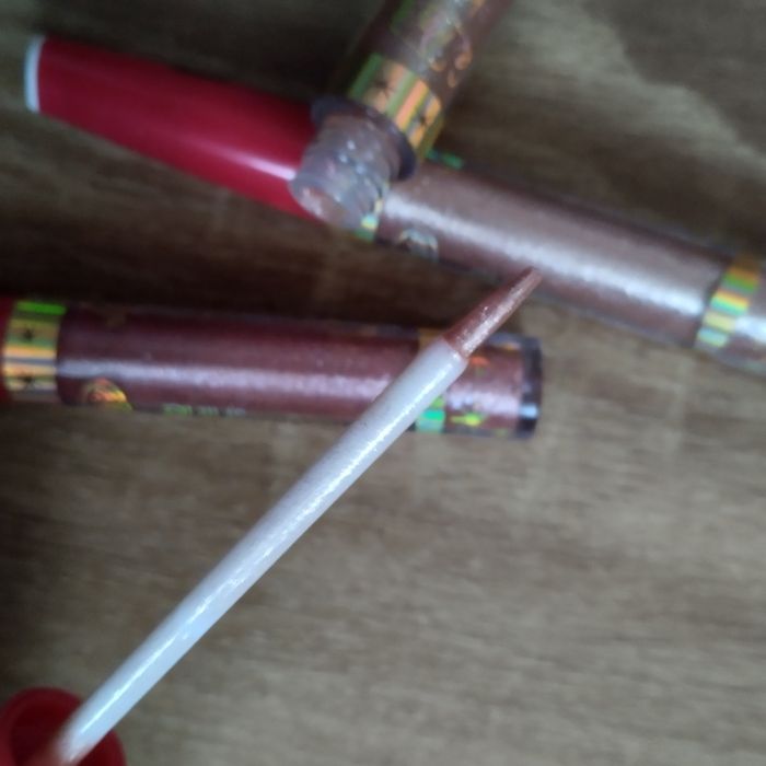 Блеск для губ Новый