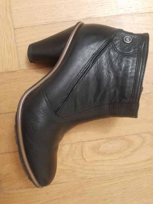 Ботильйони шкіряні Carinii 38