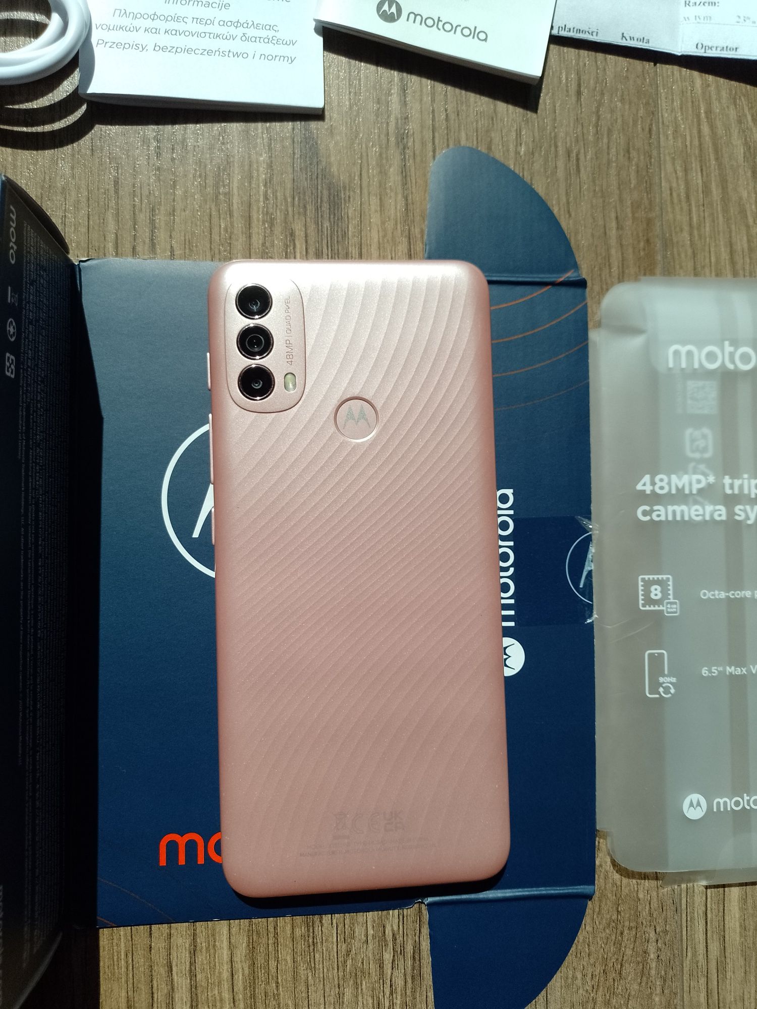 Motorola e40 różowa 6/64GB 6,5" Idealny Bateria 5000 mAh aparat 48 MPi