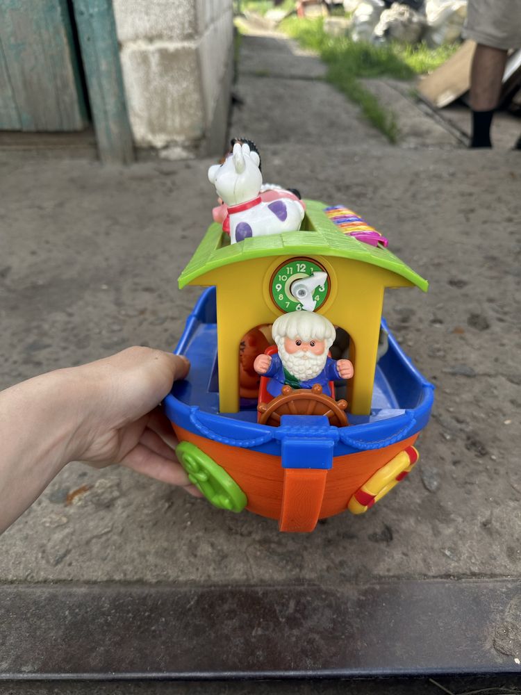 Ноев Ковчег дитячий корабль