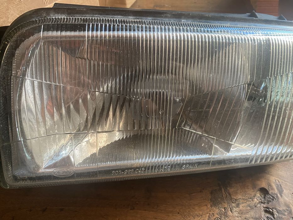 Farol nissan terrano 2 e Ford Maverick