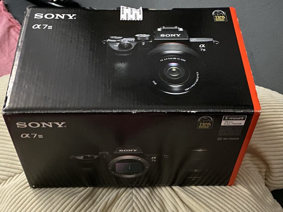 Sony Alpha A7 Mark III + FE 28-70mm f/3.5-5.6