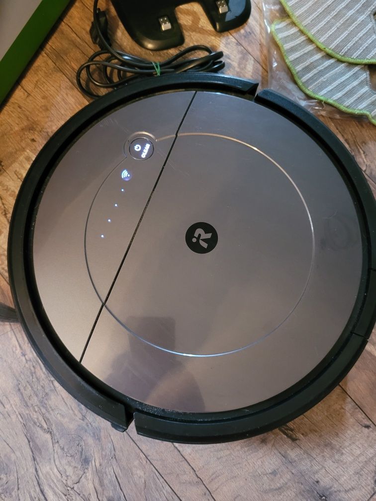 Sprzedam używany odkurzacz z mopowaniem iRobot Roomba Combo