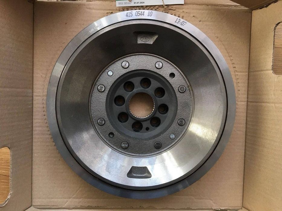 Маховик,демпфер LUK415054410 CITROEN/PEUGEOT/MITSUBISHI 2,2 HDI