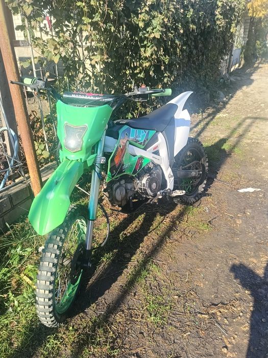 Обменяю  пидбайк кауо 125к на полном ходу