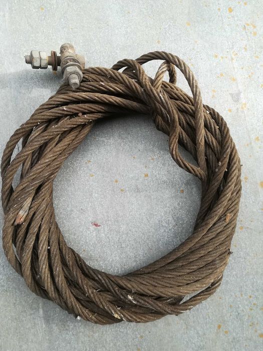 два стальных троса 8 мм толщина