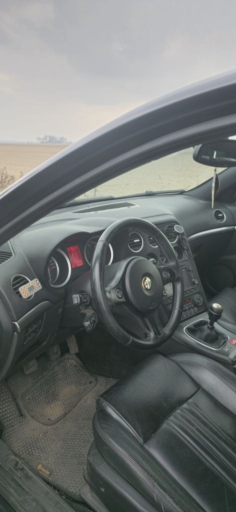 Alfa Romeo 159 2.0jtdm czarny sufit