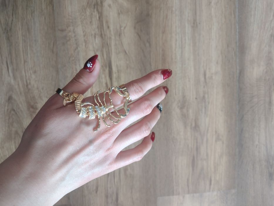 Pierścionek ze skorpionem