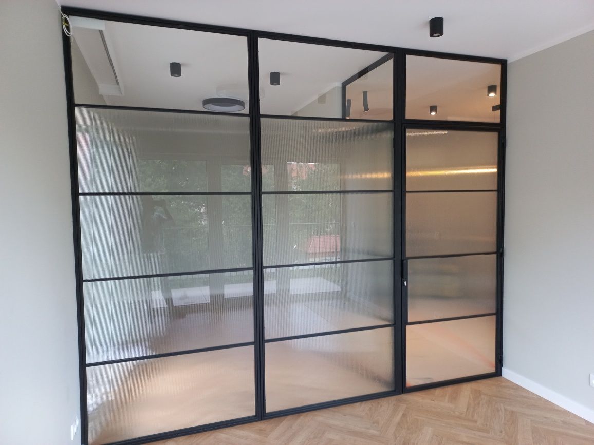 Przeszklenia loftowe, szklane ścianki loft