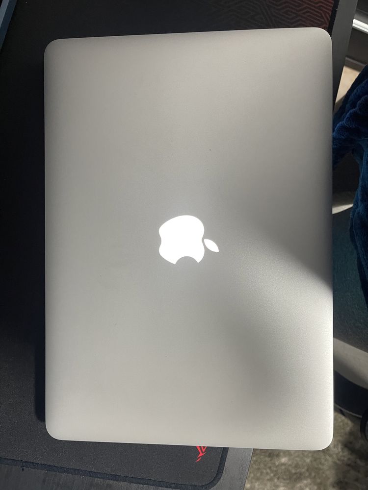 MacBook Air 13 model: A1466