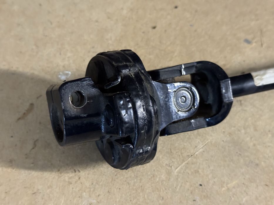 Рулевий кардан нижній Tesla Model S