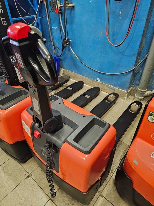 Paleciak elektryczny BT Toyota LWE130 wózek paletowy 2018-12 Kraków