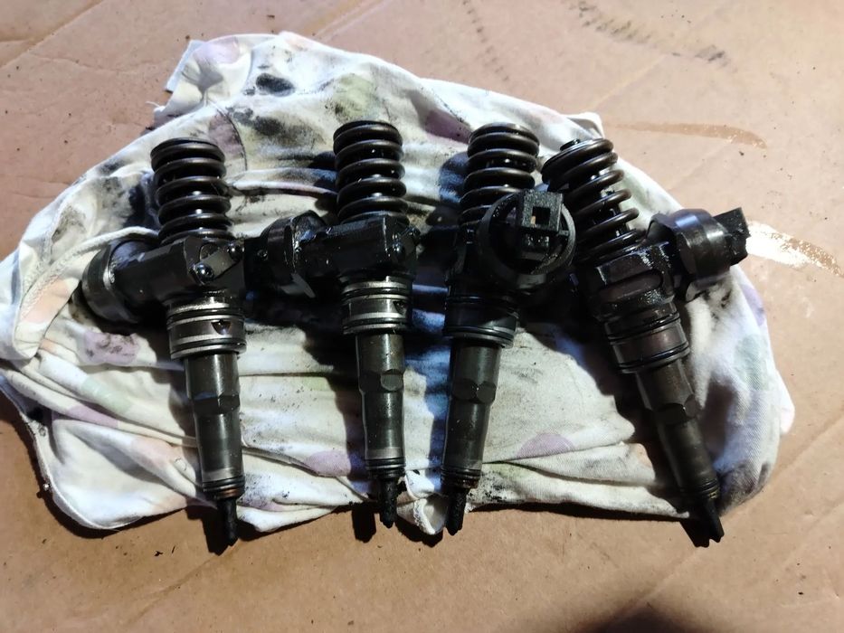 POMPOWTRYSKI POMPOWTRYSK  VW SKODA AUDI SEAT 1,9TDi 038130073AG (4SZT)