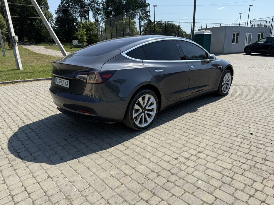 Оренда авто Tesla 3 75квт Long Range довготривала або під таксі