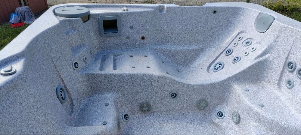 Wanna Ogrodowa Jacuzzi Systempool Porcelanosagroup