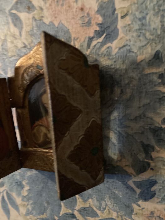 Oratório de parede em madeira