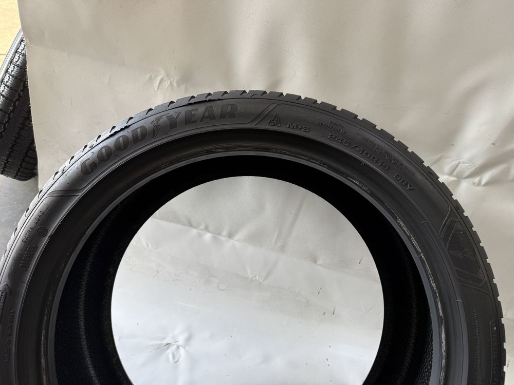 245/40/19 Goodyear Vector 4Seasons Gen-3 98Y