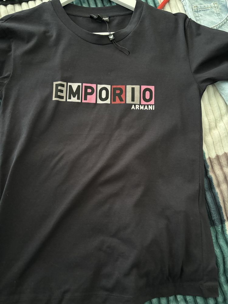 Оригінальна жіноча футболка Emporio Armani