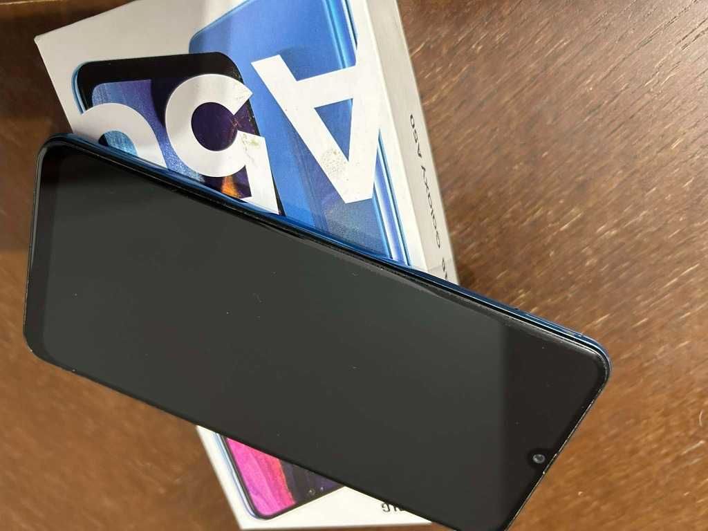 Samsung Galaxy A50 niebieski bardzo dobry stan