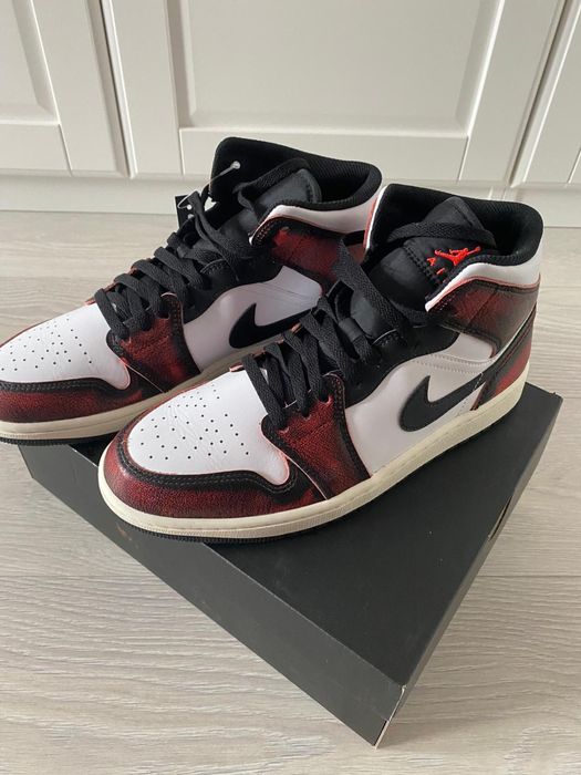 Air Jordan 1 Mid SE roz. 43