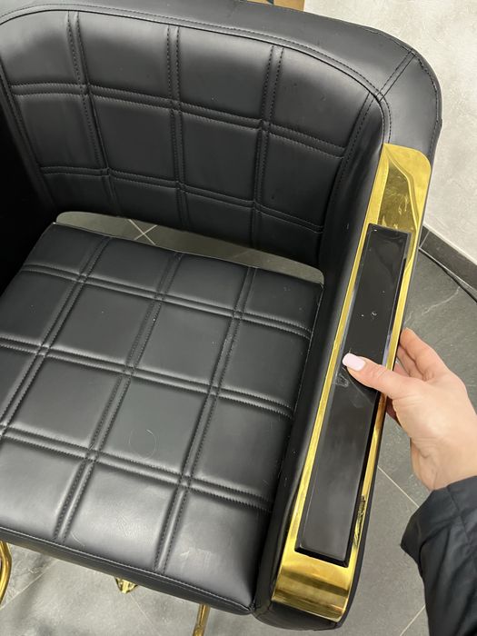 Продам кресла парикмахерские