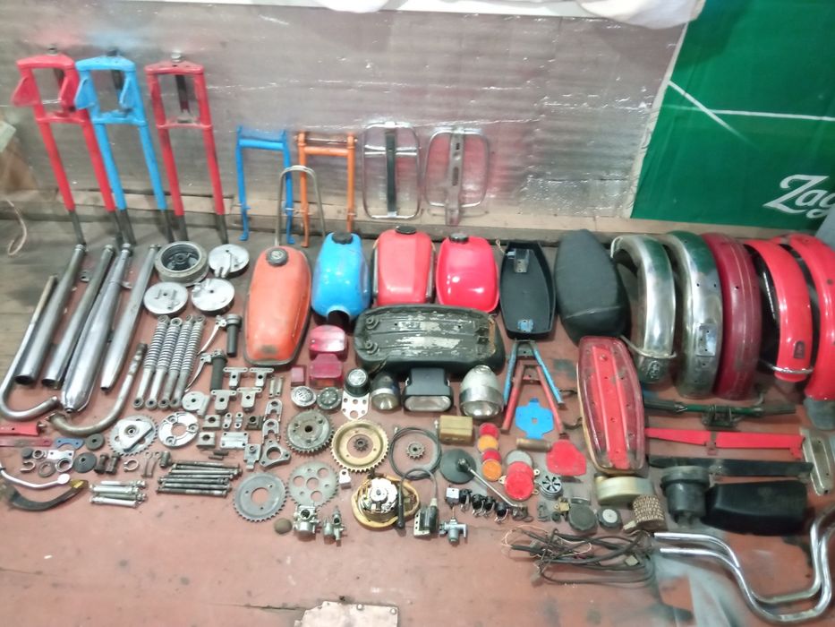 Продам бак сиденье на мопед Карпаты Рига Верховина