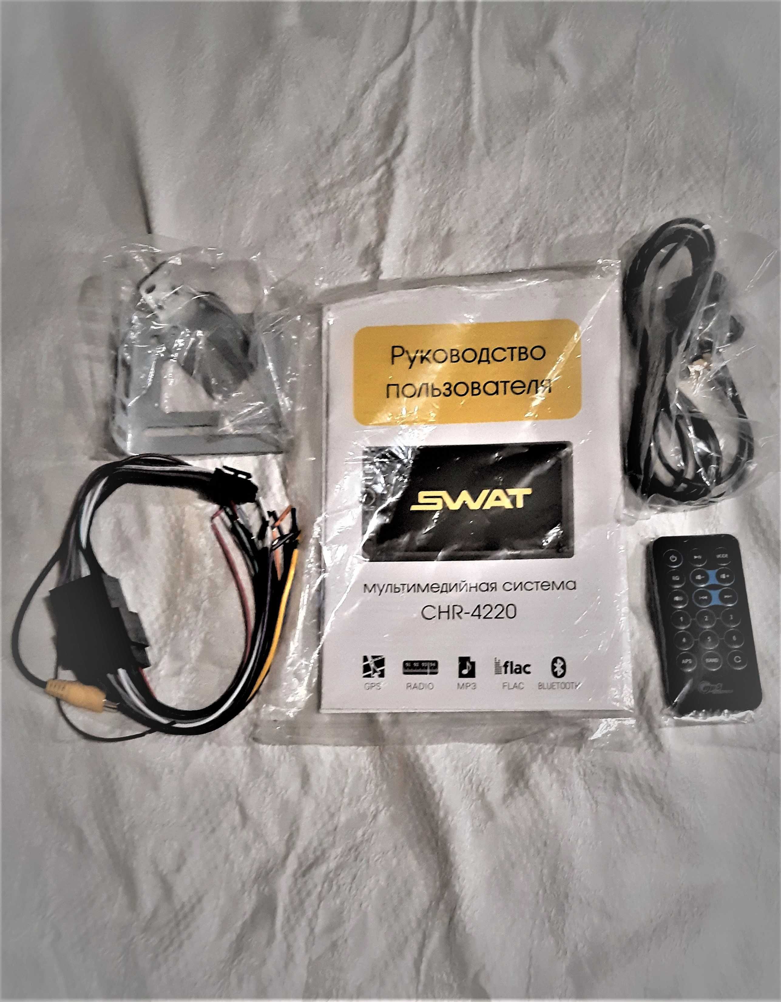 Медиа-станция SWAT CHR-4220 с GPS навигацией и Bluetooth