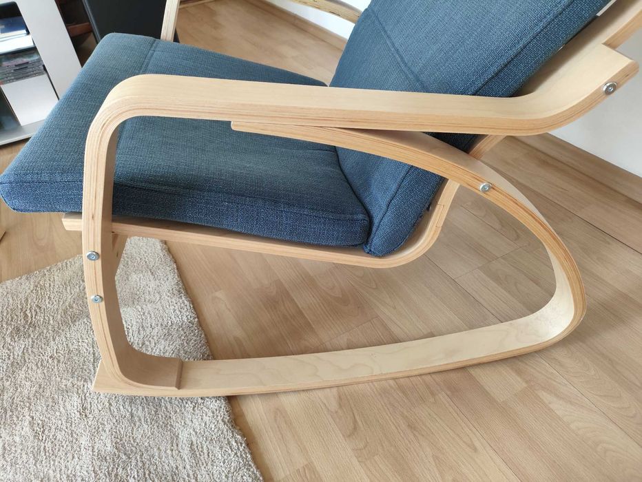 Fotel bujany, krzesło bujane IKEA POANG plus podnóżek.