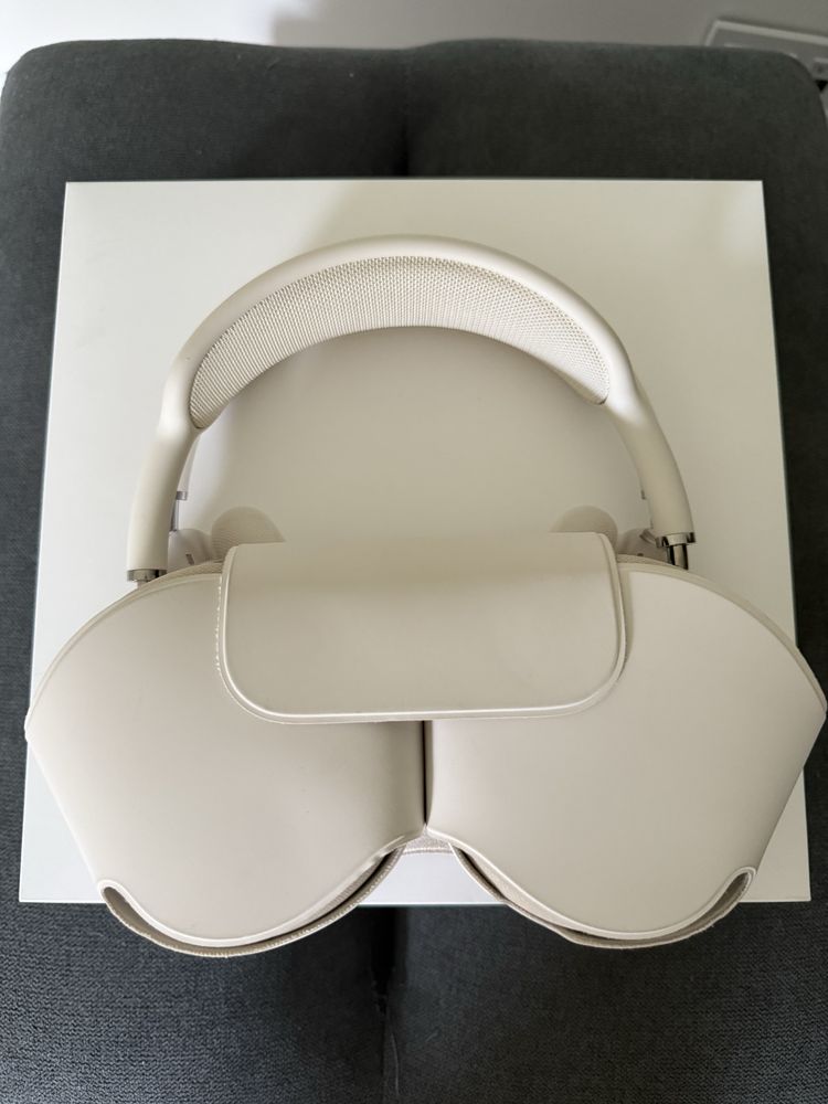 Air pods Max Starlight