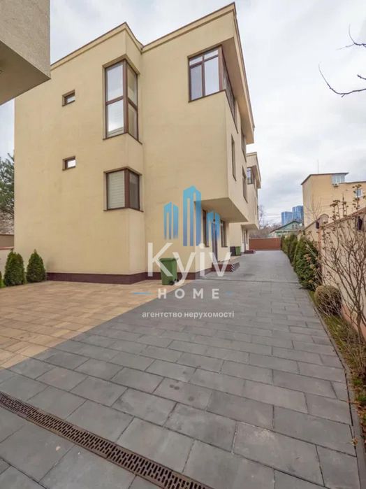 Продажа дома Печерск, центр, ул. Товарная, Киев