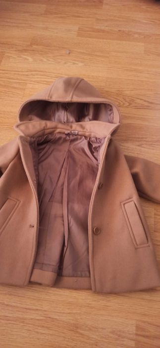 Płaszczyk jesienno- wiosenny dla dziewczynki rozm. 86 cm