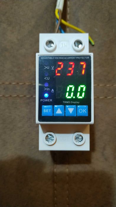 Защитное реле контроля напряжения 63А с дисплеем