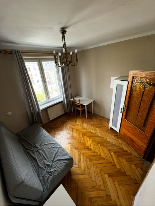 Przestronny pokój w mieszkaniu 2-pokojowym