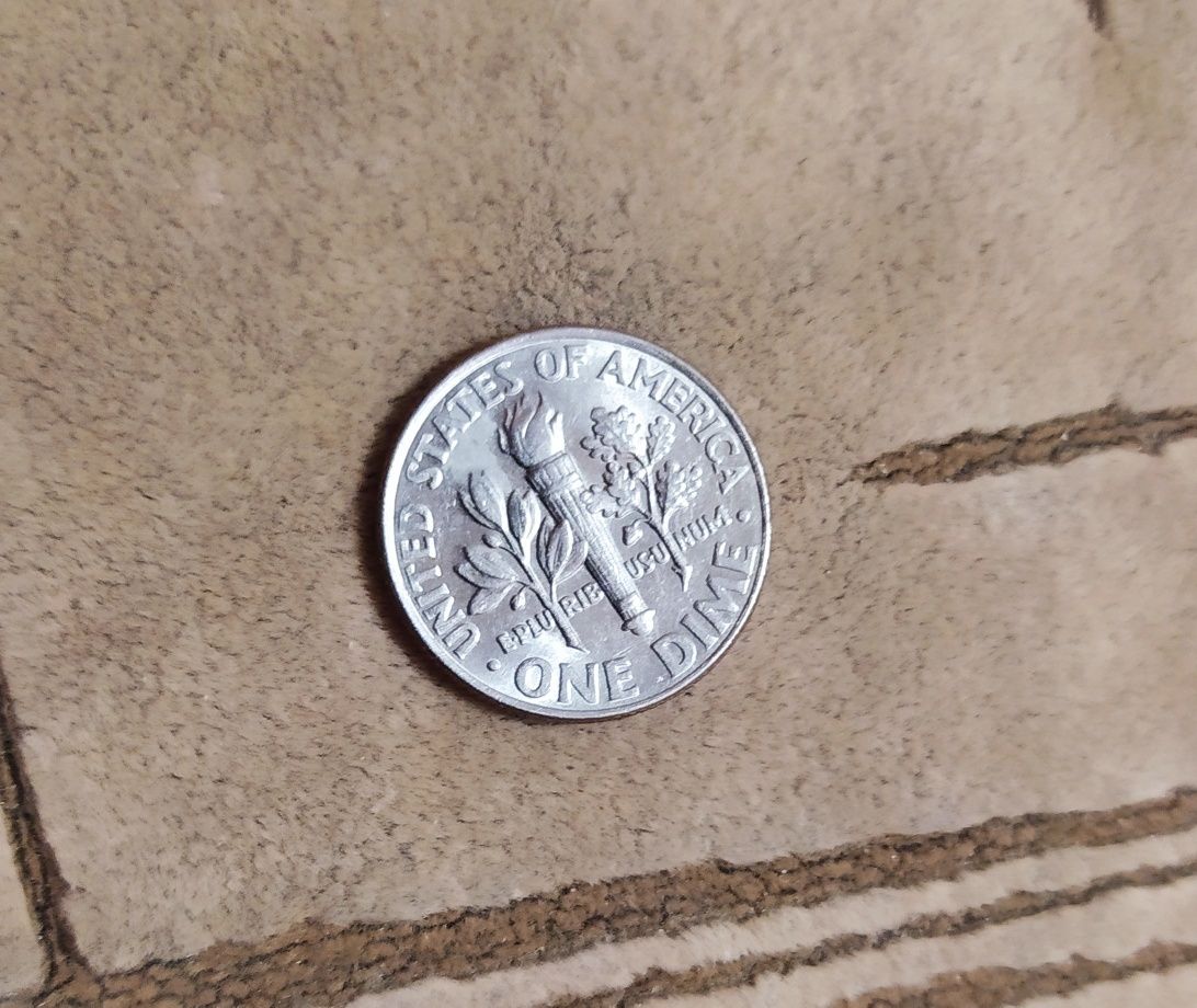 Монета one dime liberty 2002 года