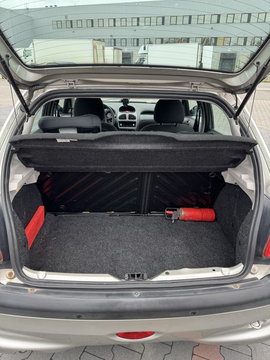 Peugeot 206 1.4 benzyna 75 KM 2004 r