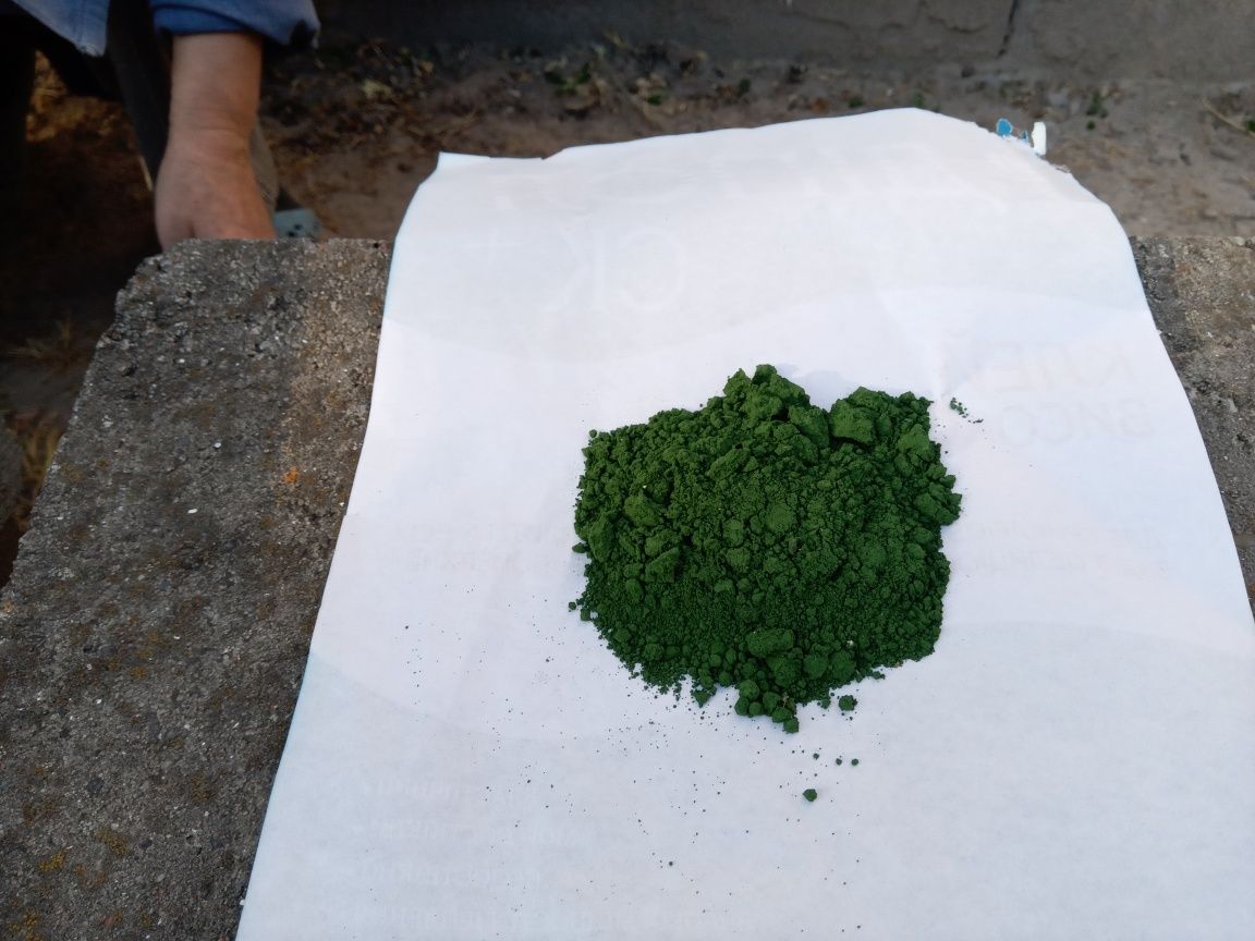 Продам суху фарбу -пігменти охра ,зелена і цегляна