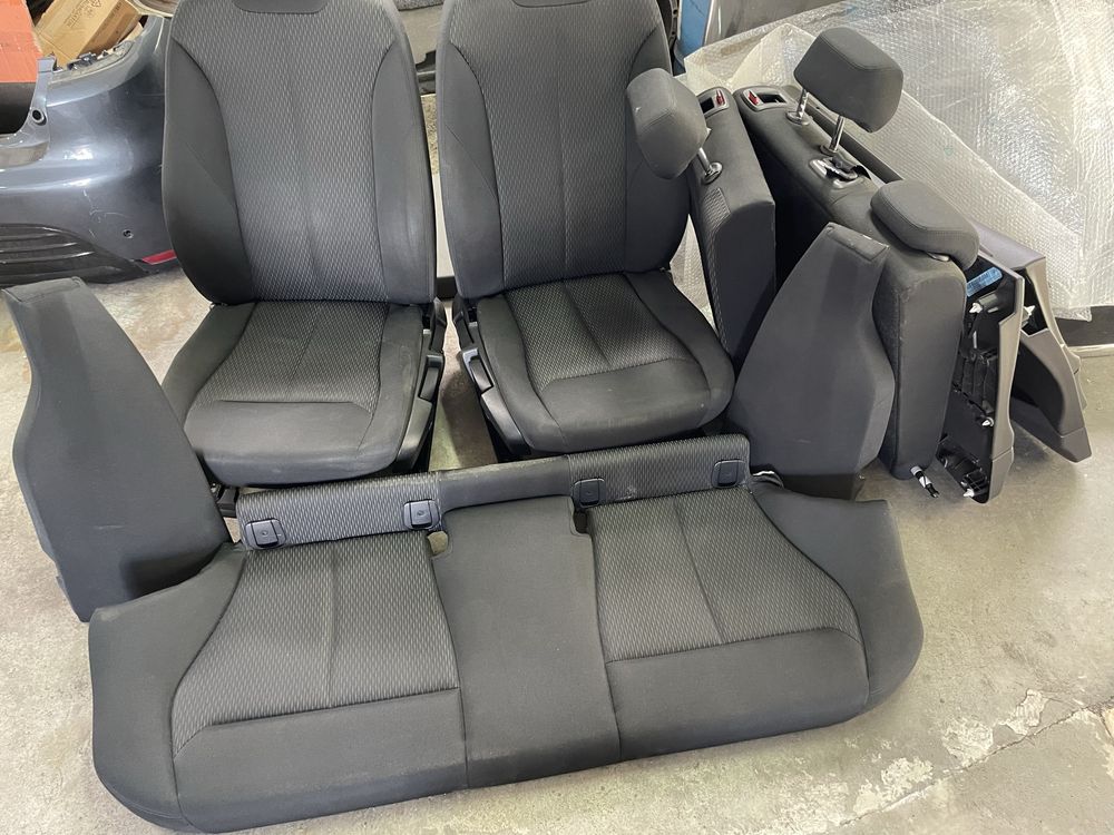 Conjunto de Bancos Audi e BMW