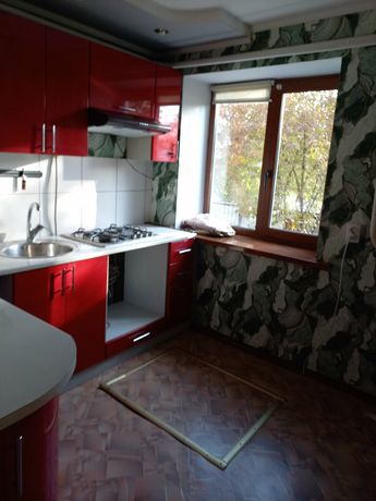 У місті Шпола продається 3-кімнатна квартира у двоповерховому будинку