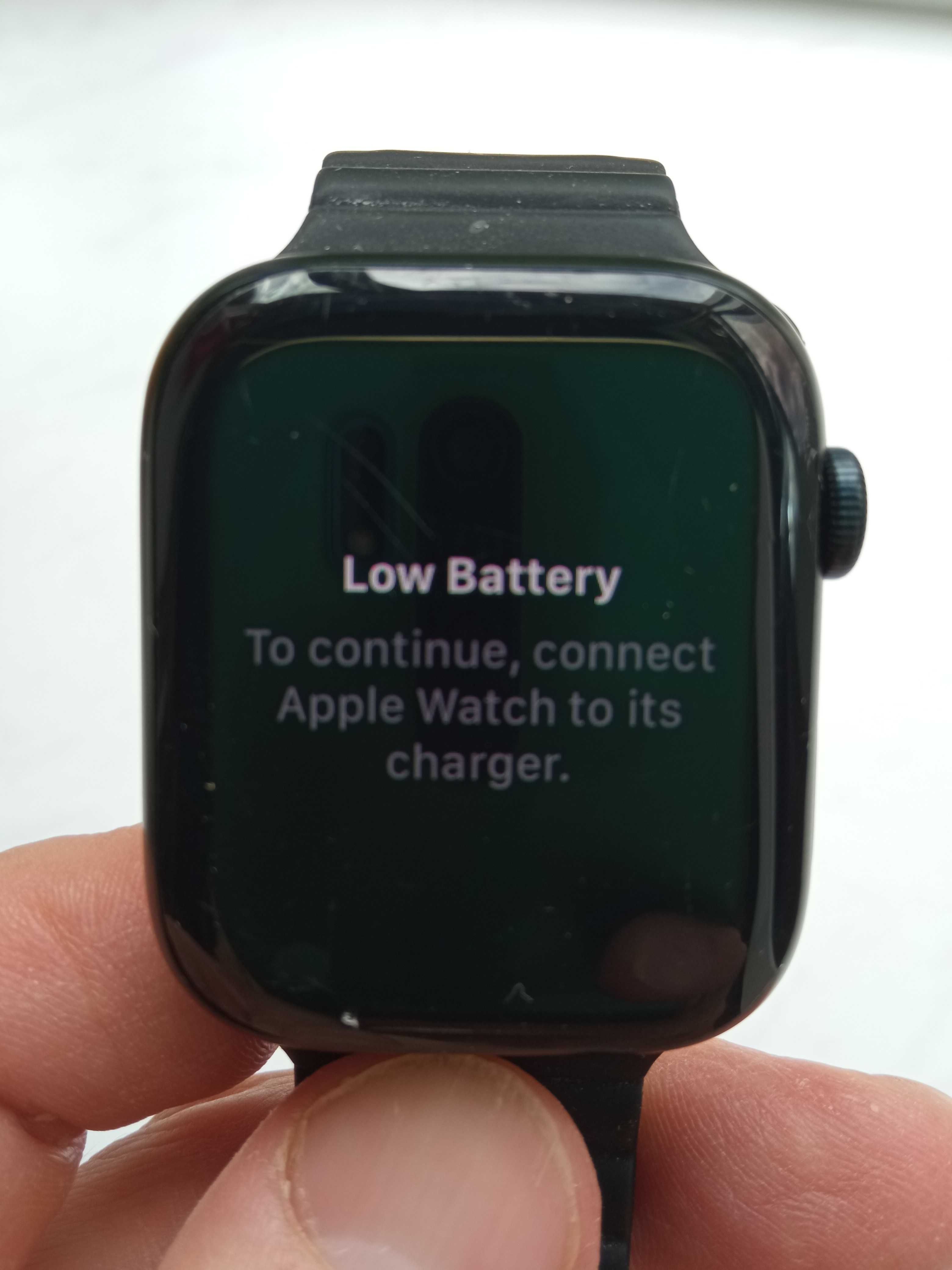 Смарт годинник Apple Watch 8, заблокований на iCloud