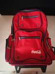 Mochila trolley com publicidade da Coca-Cola