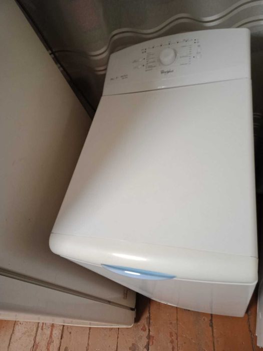 Продам вертикальную стиральную машину Whirlpool