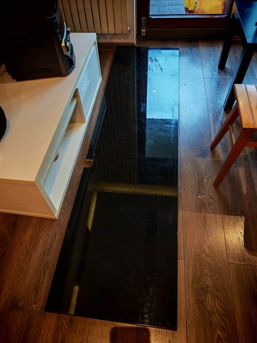 Czarna deska pod RTV