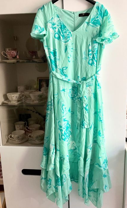 Zwiewna nowa asymetryczna sukienka