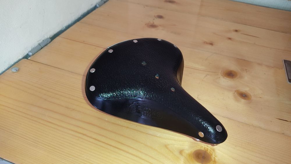 Сідло для велосипеда Brooks B66S Black шкіряне