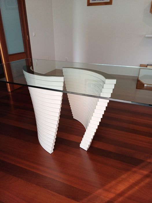 Mesa de jantar em estado novo