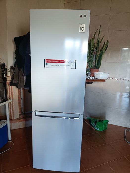 Combinado LG com apenas 1 ano de uso. Ainda com mais um ano de garanti