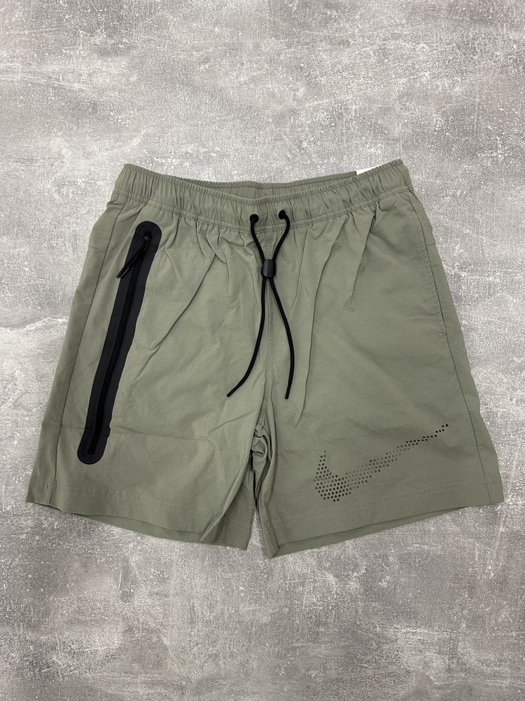 Шорти Nike Tech Woven