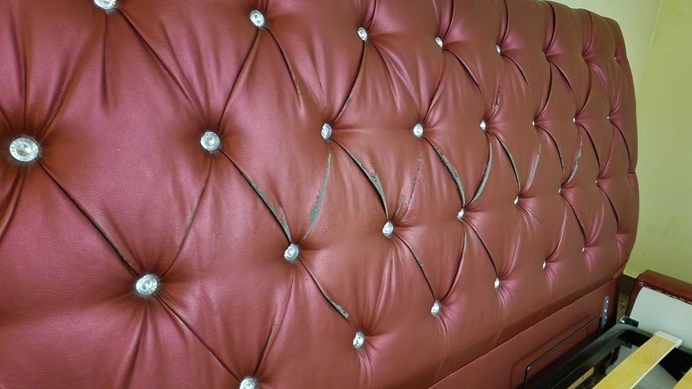 Łóżko 140x200cm + podnoszony stelaż ze schowkiem