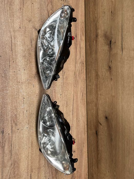 Lampa/reflektor przedni lewy prawy Peugeot 307 przed lift