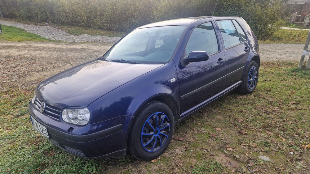VW Golf 4 Benzyna